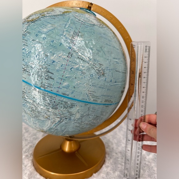 Vintage Looking 3D Globe on Stand - Picture 3 of 7